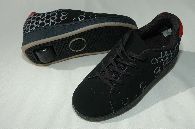 Fabrikneue Schuhe mit Rollen schwarz